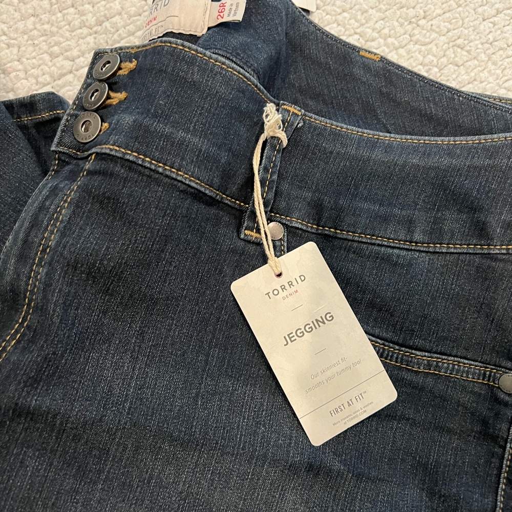 Torrid denim jeggings NWT